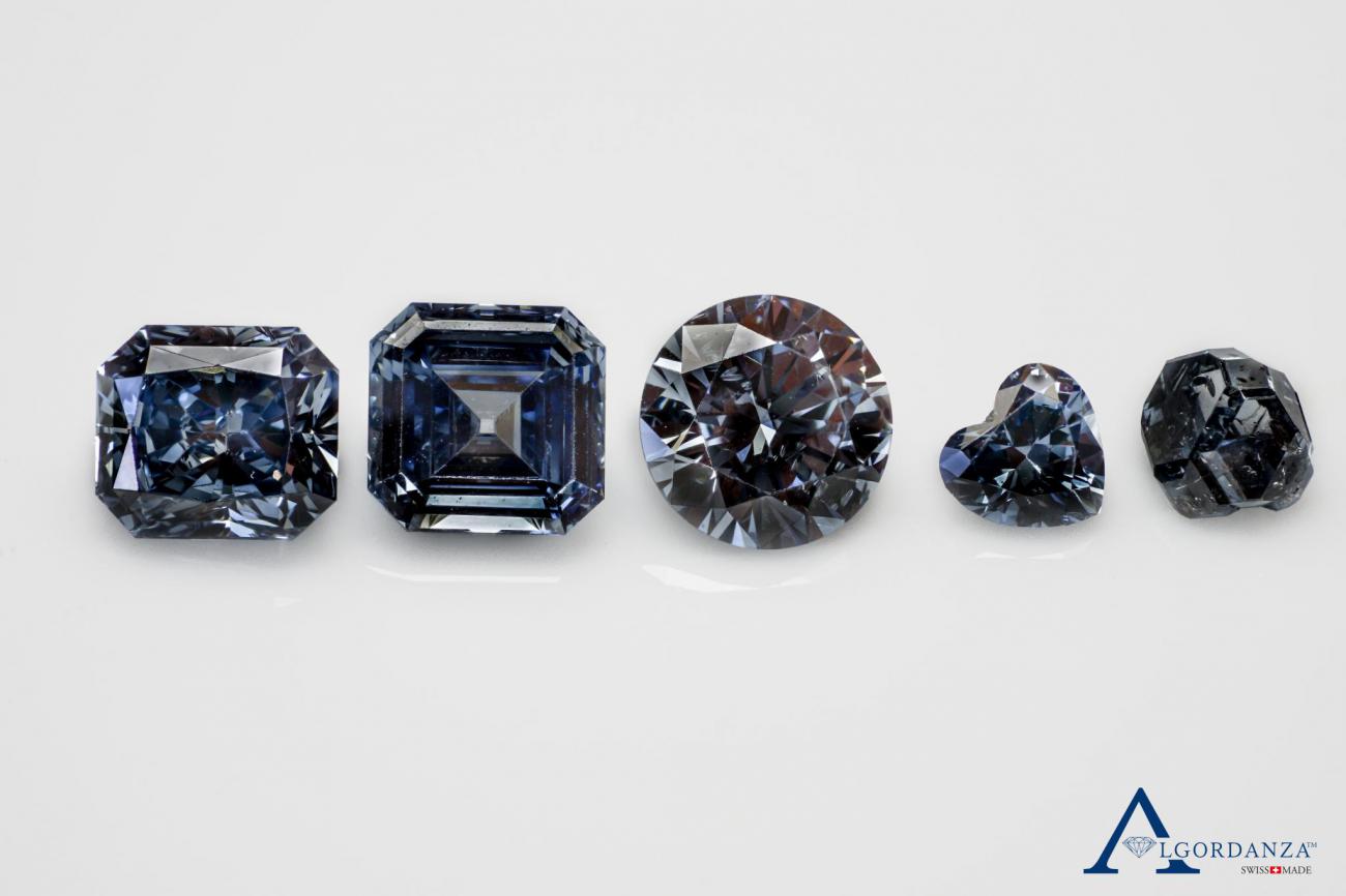 Diamanten liegen in der Reihe