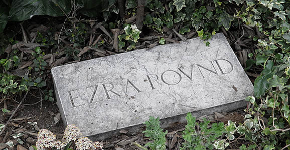 Grabstein Ezra Povnd